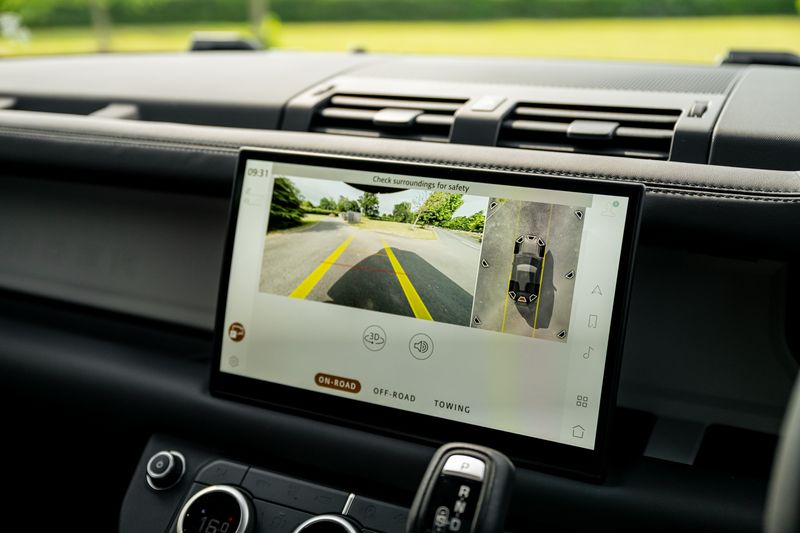 Land Rover Defender 90 D350 X-Dynamic HSE