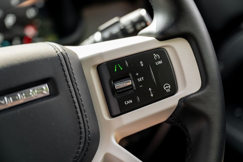 Land Rover Defender 90 D350 X-Dynamic HSE