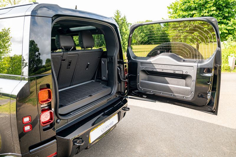 Land Rover Defender 90 D350 X-Dynamic HSE