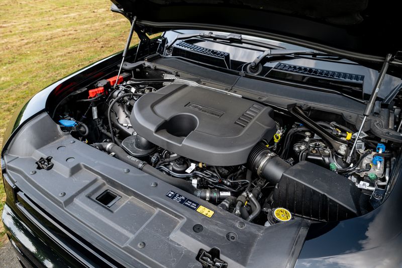 Land Rover Defender 90 D350 X-Dynamic HSE