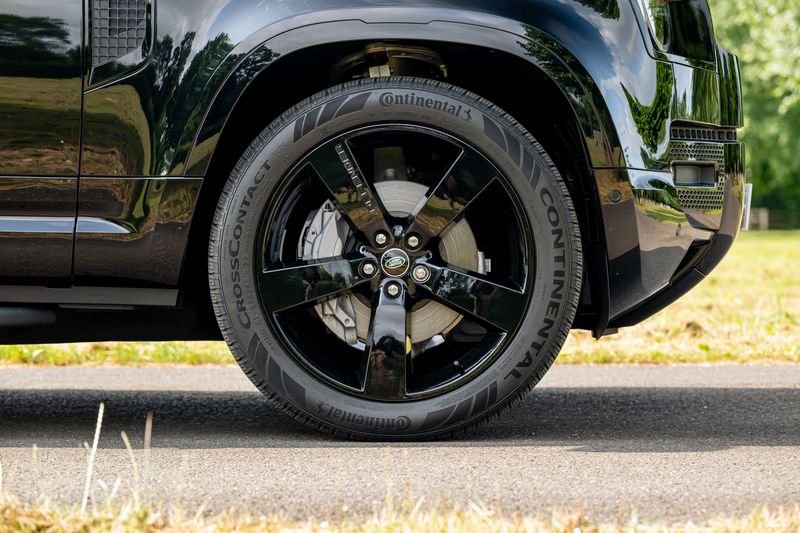 Land Rover Defender 90 D350 X-Dynamic HSE