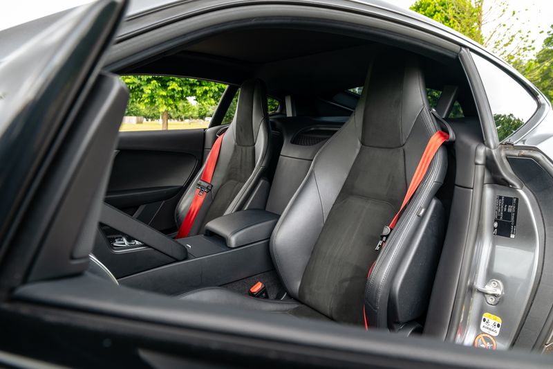 Jaguar F-Type P300 2.0i GPF R-Dynamic Auto