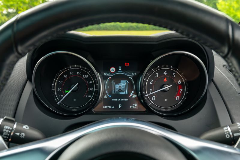 Jaguar F-Type P300 2.0i GPF R-Dynamic Auto