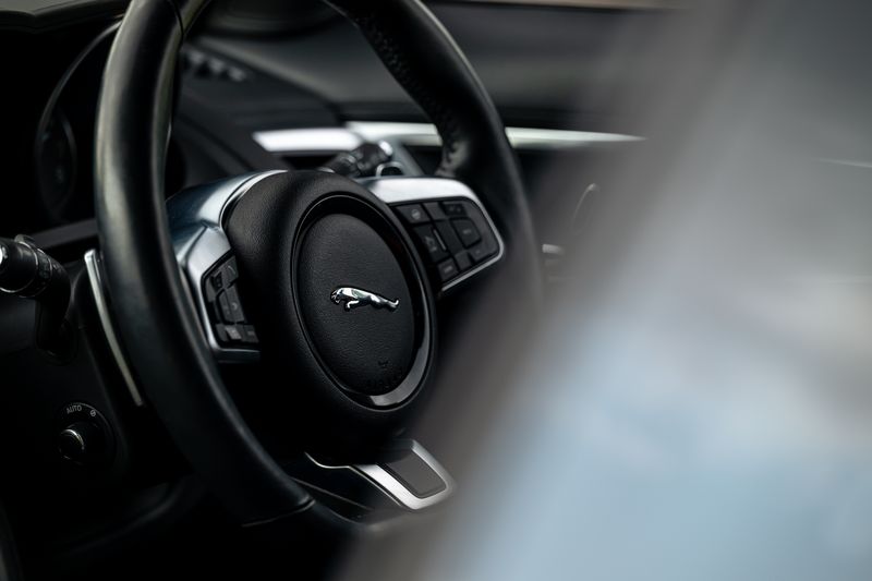 Jaguar F-Type P300 2.0i GPF R-Dynamic Auto