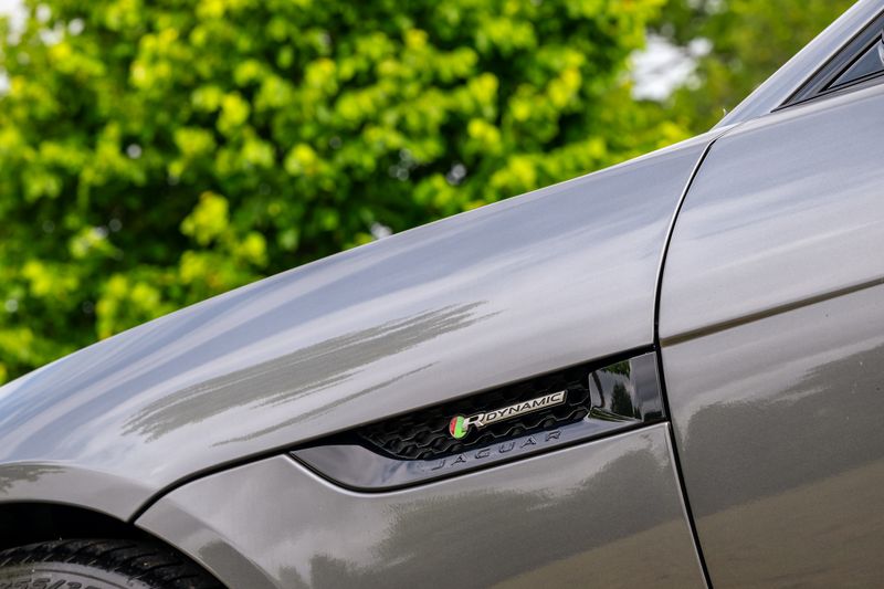 Jaguar F-Type P300 2.0i GPF R-Dynamic Auto