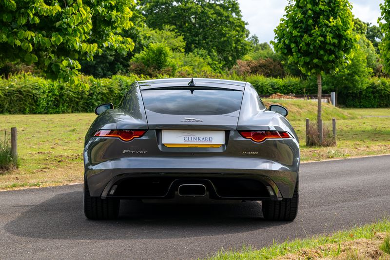 Jaguar F-Type P300 2.0i GPF R-Dynamic Auto