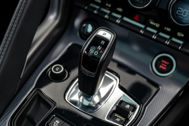 Jaguar F-Type P300 2.0i GPF R-Dynamic Auto