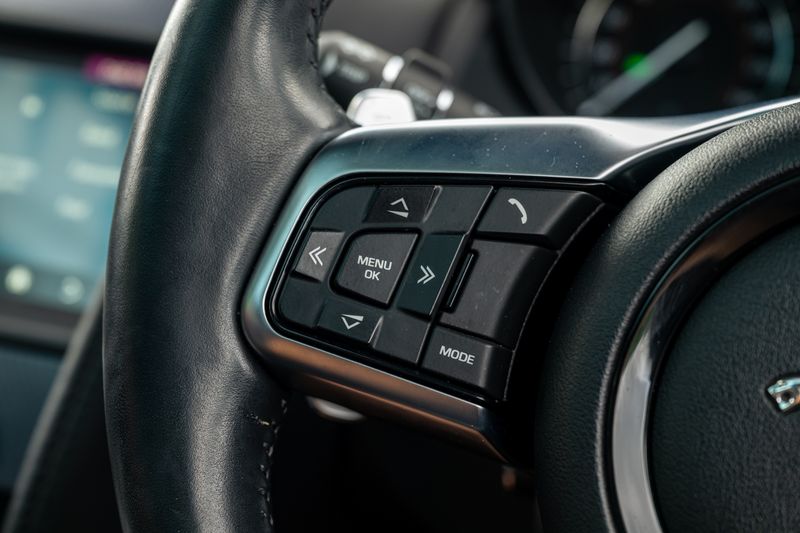 Jaguar F-Type P300 2.0i GPF R-Dynamic Auto