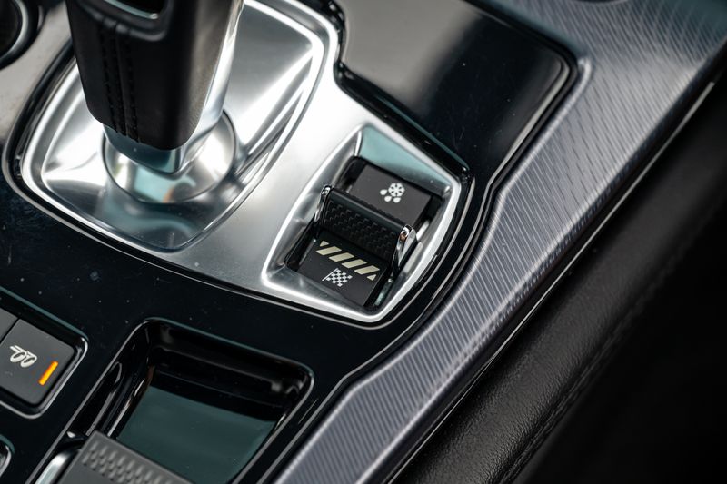 Jaguar F-Type P300 2.0i GPF R-Dynamic Auto