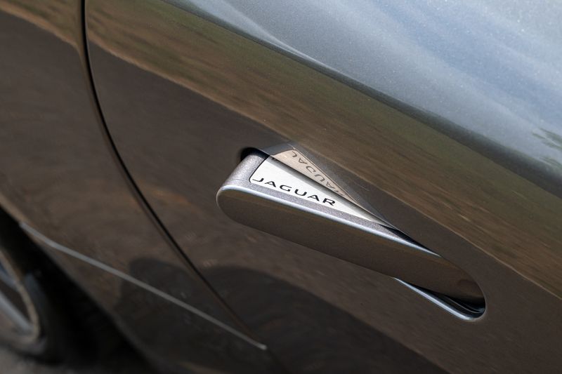 Jaguar F-Type P300 2.0i GPF R-Dynamic Auto