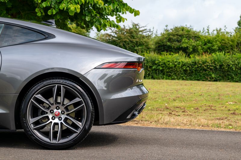 Jaguar F-Type P300 2.0i GPF R-Dynamic Auto