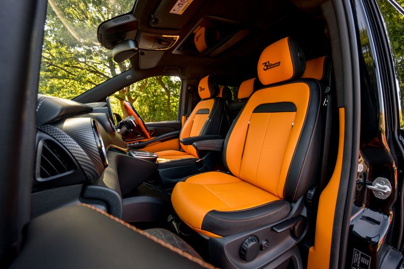 Mercedes-Benz V Class V300D AMG-Line 33rd Anniversary 7-Seater