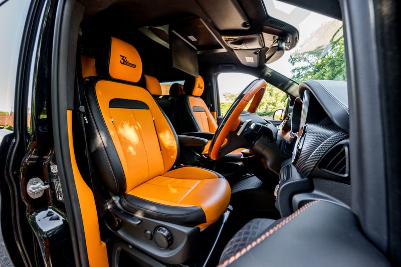 Mercedes-Benz V Class V300D AMG-Line 33rd Anniversary 7-Seater