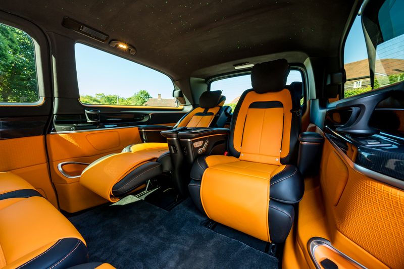 Mercedes-Benz V Class V300D AMG-Line 33rd Anniversary 7-Seater