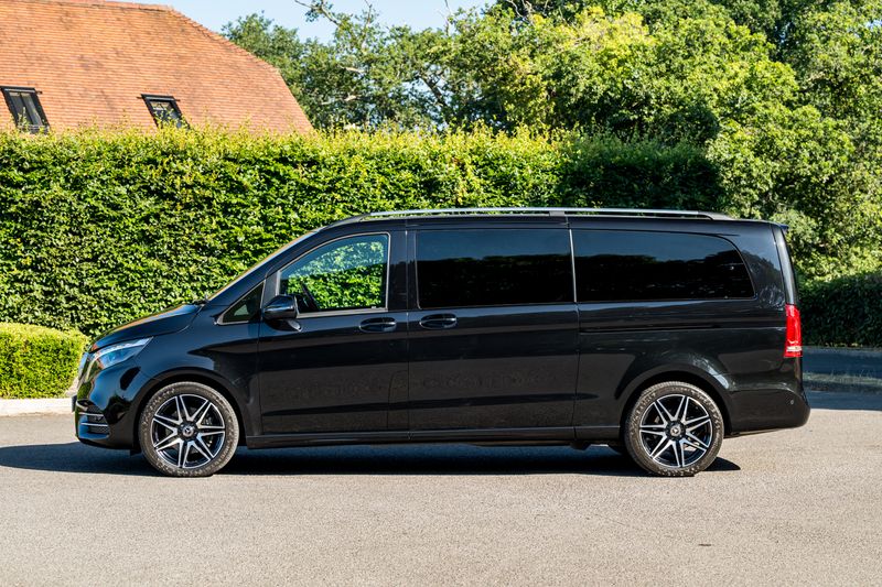 Mercedes-Benz V Class V300D AMG-Line 33rd Anniversary 7-Seater