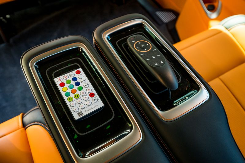 Mercedes-Benz V Class V300D AMG-Line 33rd Anniversary 7-Seater