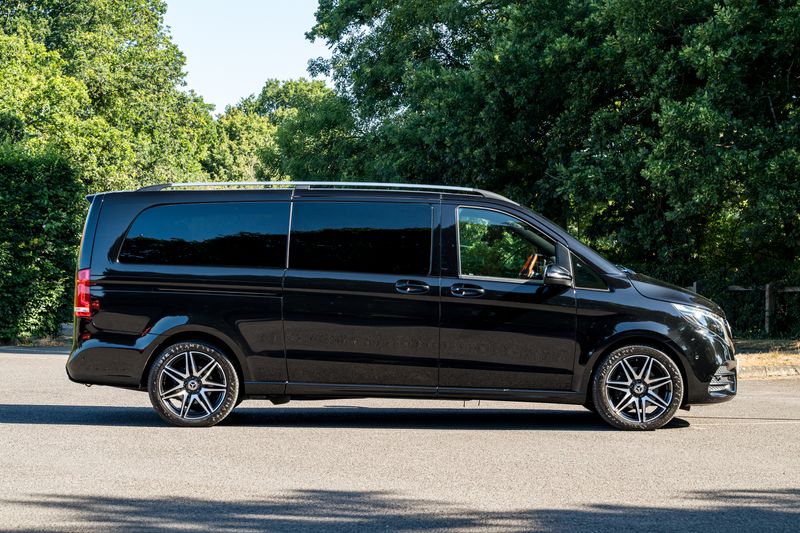 Mercedes-Benz V Class V300D AMG-Line 33rd Anniversary 7-Seater