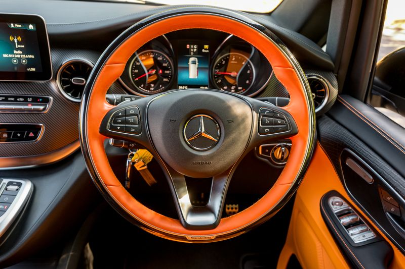 Mercedes-Benz V Class V300D AMG-Line 33rd Anniversary 7-Seater