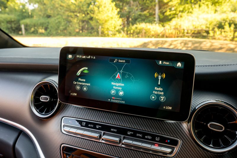 Mercedes-Benz V Class V300D AMG-Line 33rd Anniversary 7-Seater