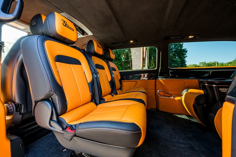 Mercedes-Benz V Class V300D AMG-Line 33rd Anniversary 7-Seater