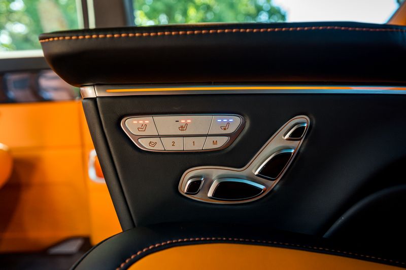 Mercedes-Benz V Class V300D AMG-Line 33rd Anniversary 7-Seater