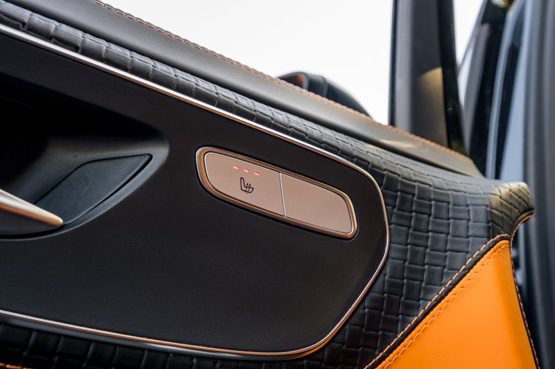 Mercedes-Benz V Class V300D AMG-Line 33rd Anniversary 7-Seater