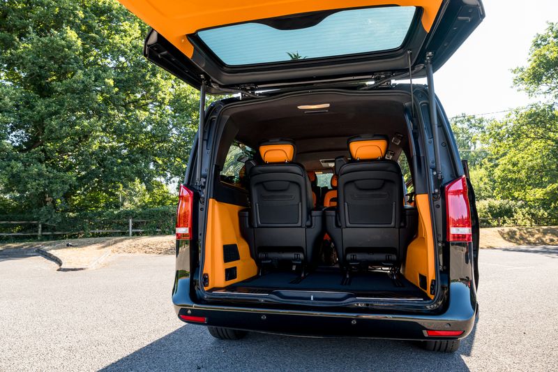 Mercedes-Benz V Class V300D AMG-Line 33rd Anniversary 7-Seater