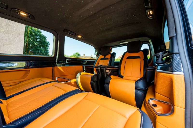 Mercedes-Benz V Class V300D AMG-Line 33rd Anniversary 7-Seater