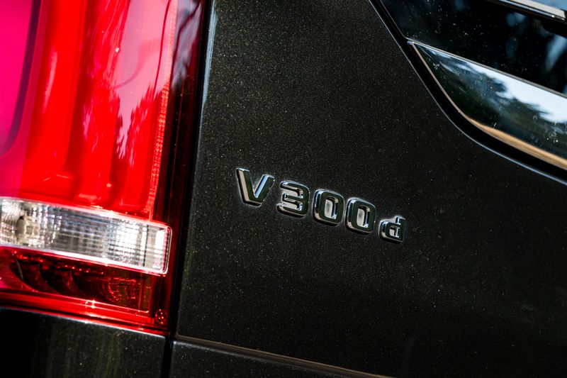 Mercedes-Benz V Class V300D AMG-Line 33rd Anniversary 7-Seater