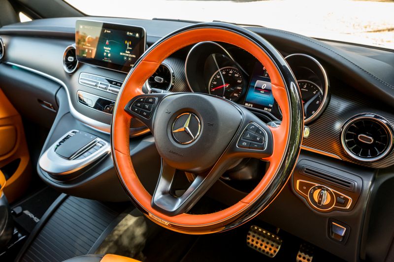 Mercedes-Benz V Class V300D AMG-Line 33rd Anniversary 7-Seater