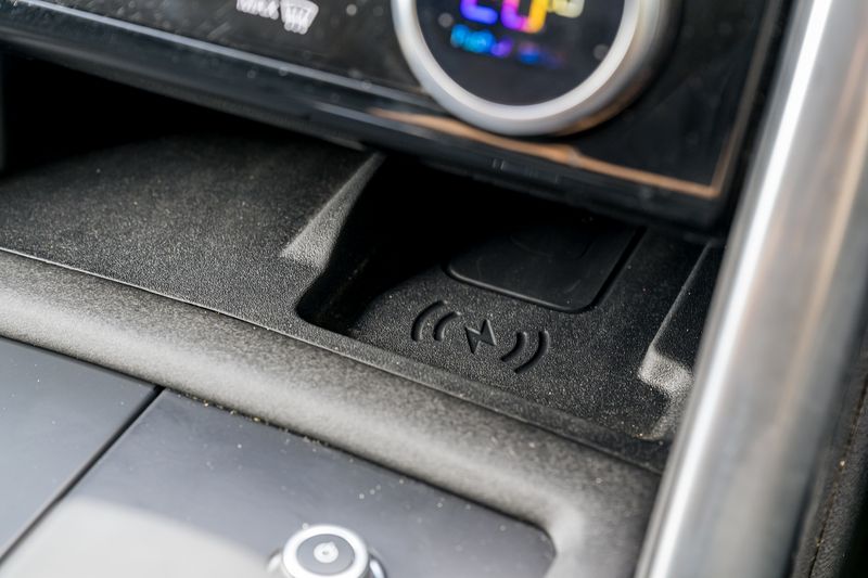 Land Rover Discovery D300 SE MHEV Commercial