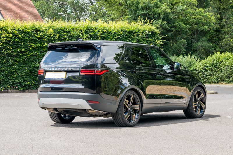 Land Rover Discovery D300 SE MHEV Commercial