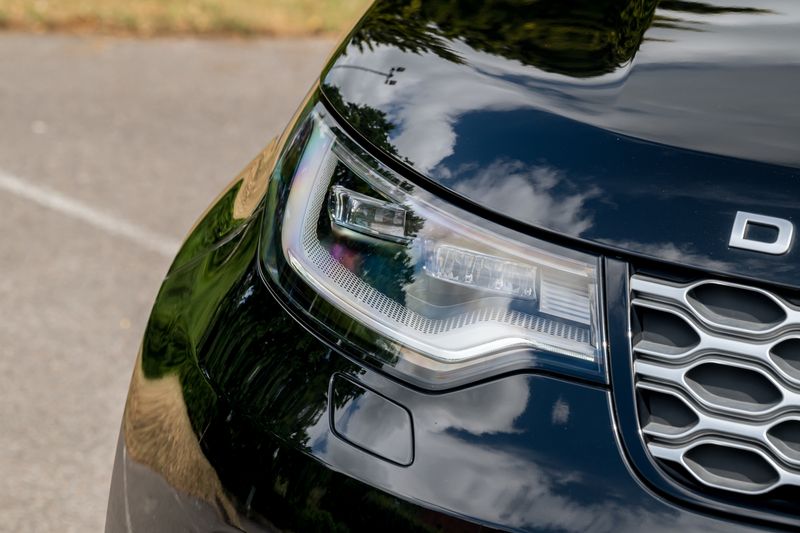 Land Rover Discovery D300 SE MHEV Commercial