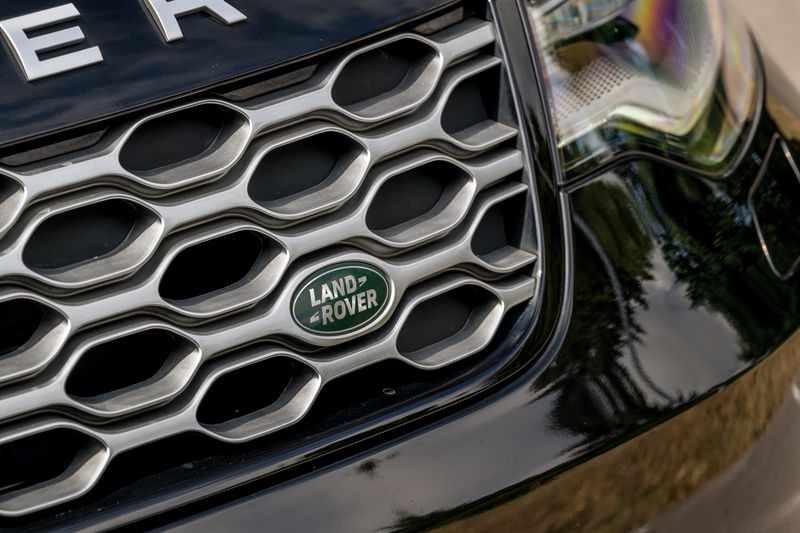 Land Rover Discovery D300 SE MHEV Commercial