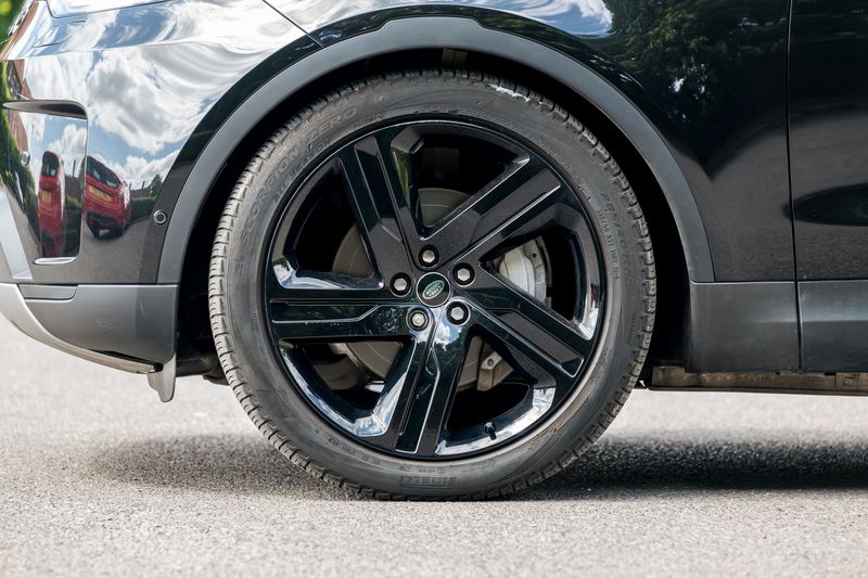 Land Rover Discovery D300 SE MHEV Commercial