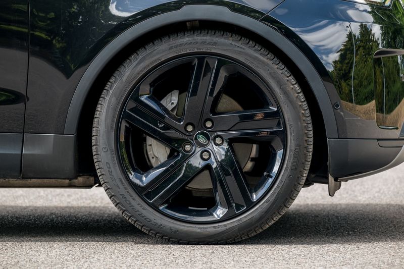 Land Rover Discovery D300 SE MHEV Commercial