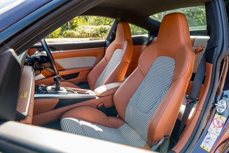 Porsche 911 (992) Sport Classic Coupe (Manual)