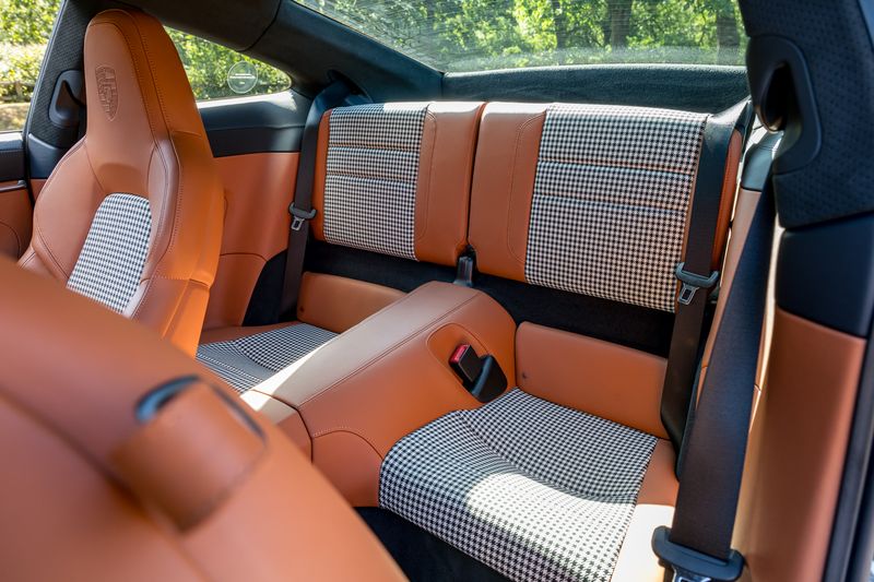 Porsche 911 (992) Sport Classic Coupe (Manual)