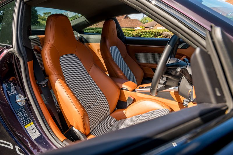 Porsche 911 (992) Sport Classic Coupe (Manual)