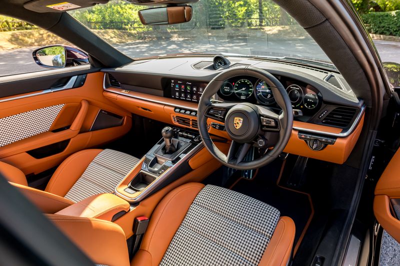 Porsche 911 (992) Sport Classic Coupe (Manual)