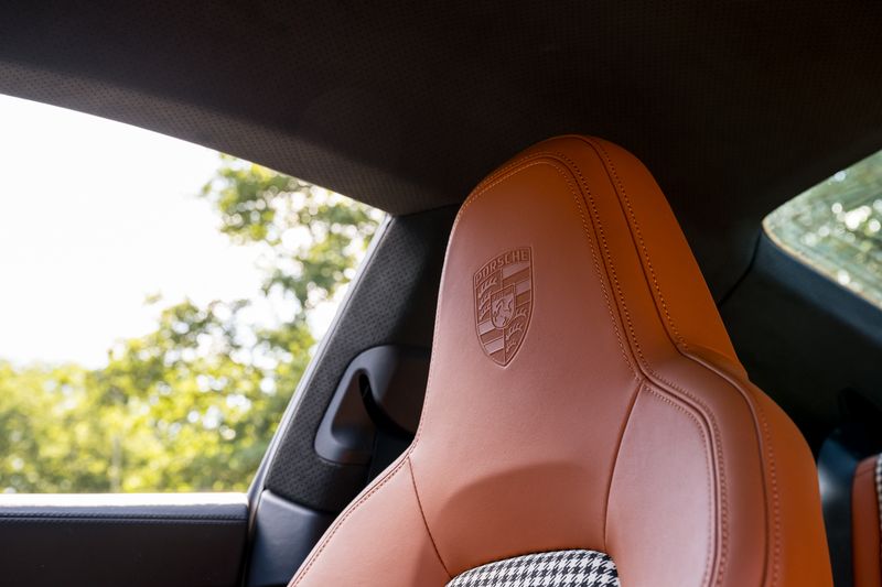 Porsche 911 (992) Sport Classic Coupe (Manual)