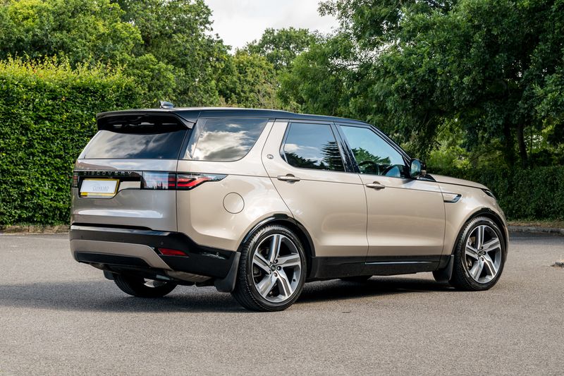 Land Rover Discovery D300 MHEV Dynamic HSE (Commercial With Seat Conversion)