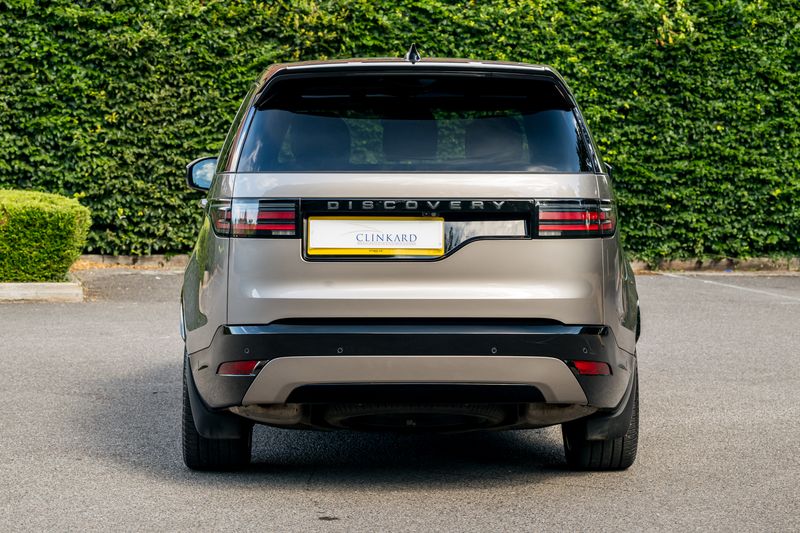 Land Rover Discovery D300 MHEV Dynamic HSE (Commercial With Seat Conversion)