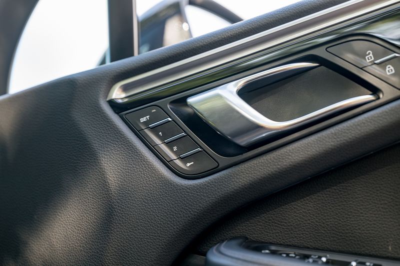 Porsche Macan 2.0T Petrol PDK