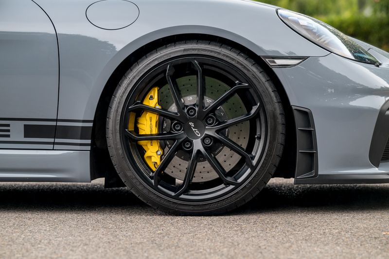 Porsche 718 Cayman 4.0 GT4 Coupe PDK