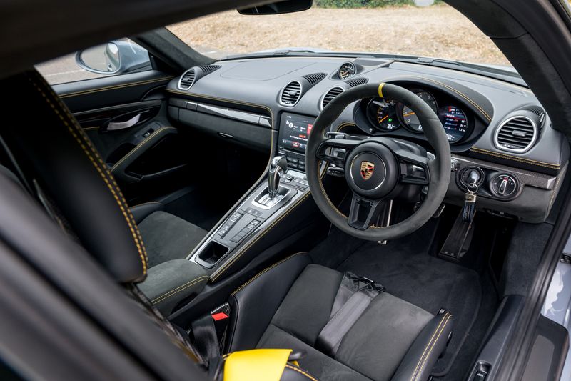 Porsche 718 Cayman 4.0 GT4 Coupe PDK