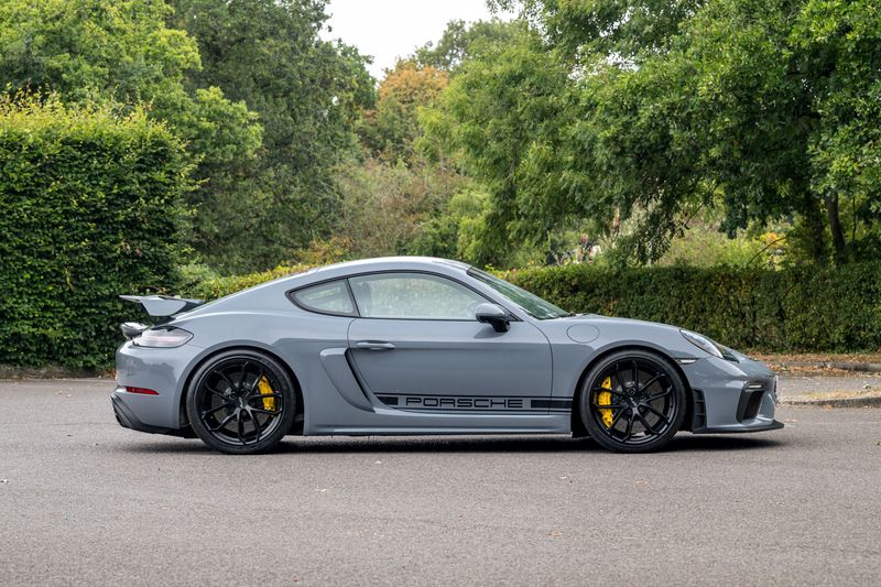 Porsche 718 Cayman 4.0 GT4 Coupe PDK