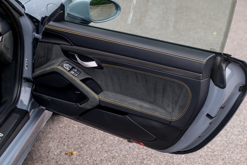 Porsche 718 Cayman 4.0 GT4 Coupe PDK