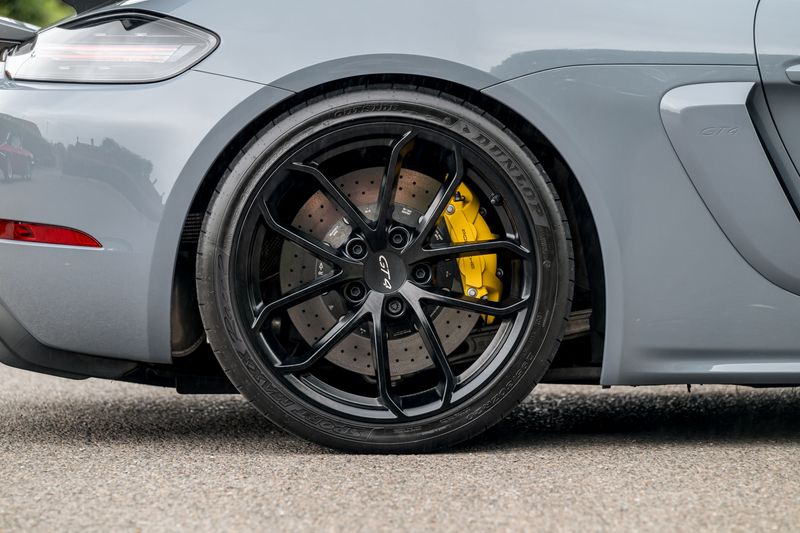 Porsche 718 Cayman 4.0 GT4 Coupe PDK