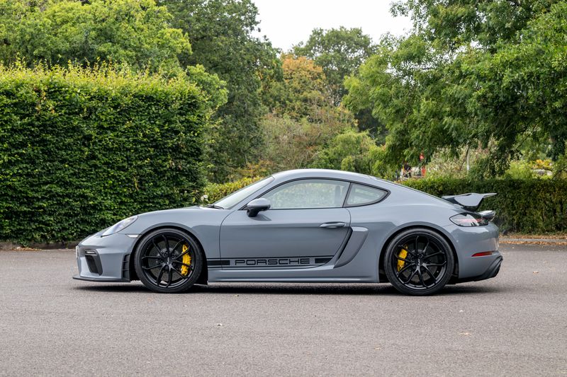 Porsche 718 Cayman 4.0 GT4 Coupe PDK